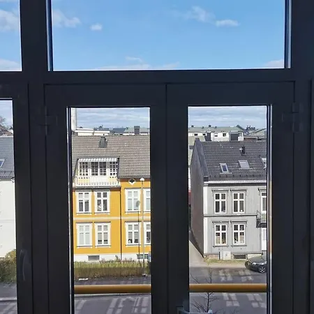 En Koselig Leilighet Midt I Sentrum Med Mulighet For Billeie Διαμέρισμα *